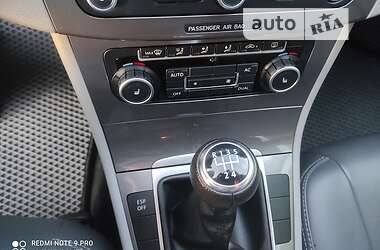 Універсал Volkswagen Passat 2010 в 