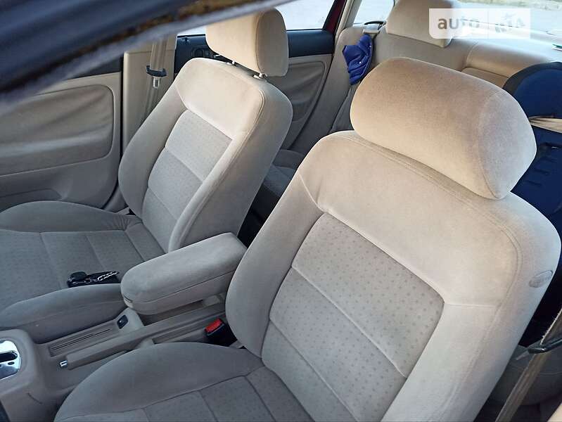 Седан Volkswagen Passat 1998 в Виннице