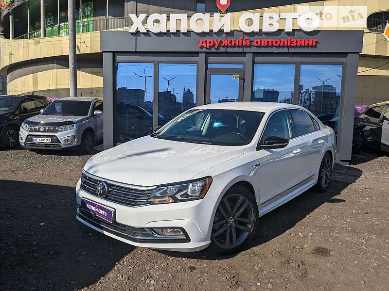 Седан Volkswagen Passat 2017 в Киеве