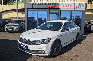 Седан Volkswagen Passat 2017 в Киеве