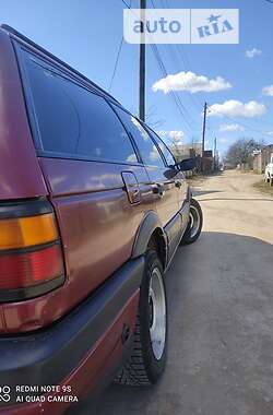 Универсал Volkswagen Passat 1990 в 