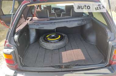 Универсал Volkswagen Passat 1990 в 
