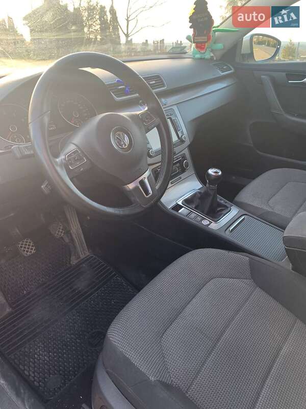 Седан Volkswagen Passat 2011 в Мукачево