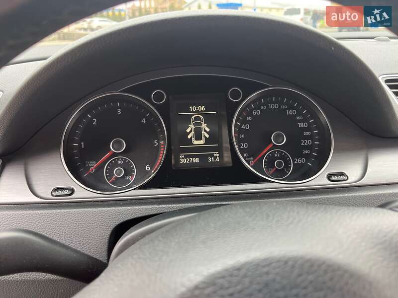 Універсал Volkswagen Passat 2012 в Житомирі