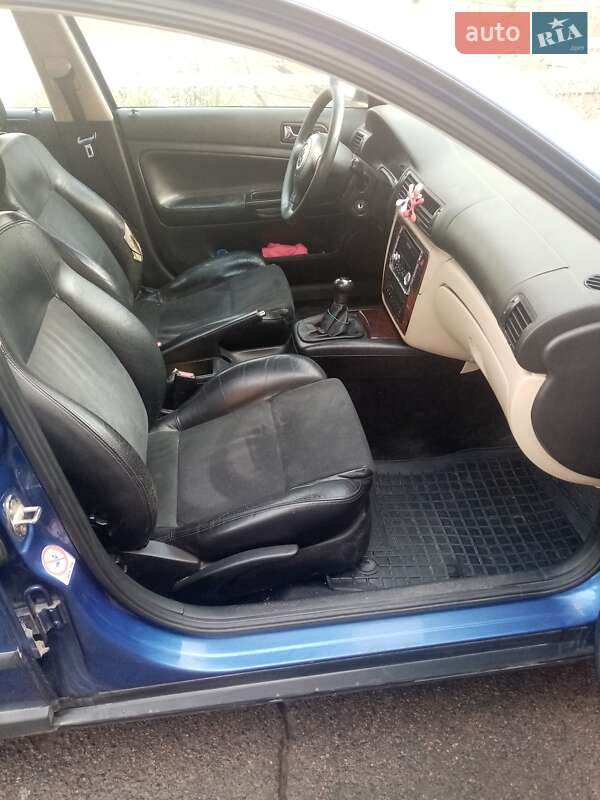 Универсал Volkswagen Passat 1998 в Ровно