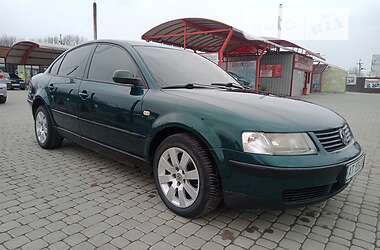 Седан Volkswagen Passat 1999 в 
