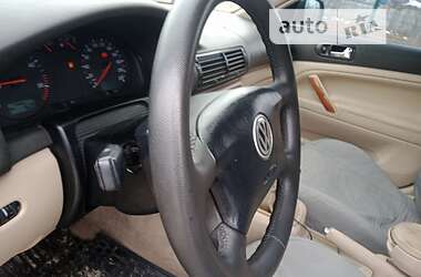 Седан Volkswagen Passat 1999 в 