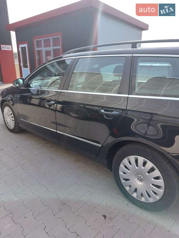 Универсал Volkswagen Passat 2009 в Сарнах