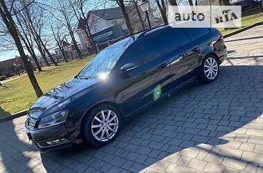 Універсал Volkswagen Passat 2012 в Рожнятові