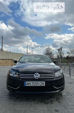 Седан Volkswagen Passat 2014 в Звягелі