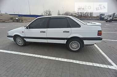Седан Volkswagen Passat 1989 в Доманевке