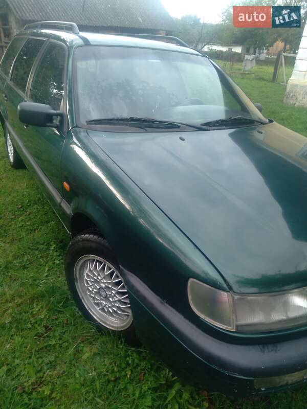 Универсал Volkswagen Passat 1995 в Старом Самборе