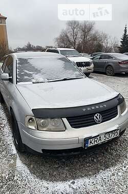 Седан Volkswagen Passat 1999 в Харкові