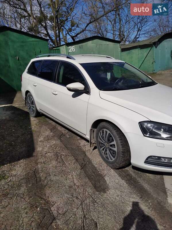 Универсал Volkswagen Passat 2013 в Львове фото 4 Универсал Volkswagen Passat 2013 в Львове