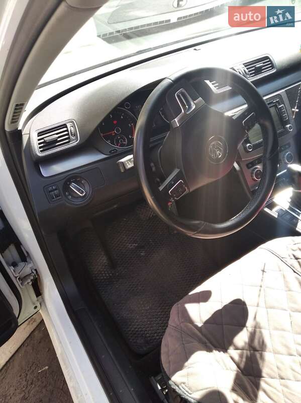 Универсал Volkswagen Passat 2013 в Львове фото 10 Универсал Volkswagen Passat 2013 в Львове