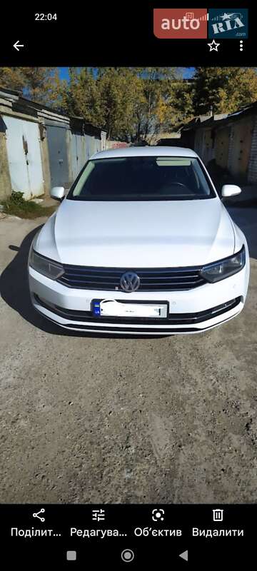Седан Volkswagen Passat 2017 в Миргороде