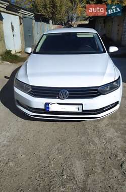 Седан Volkswagen Passat 2017 в 