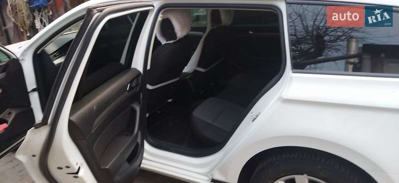 Універсал Volkswagen Passat 2016 в Корсунь-Шевченківському