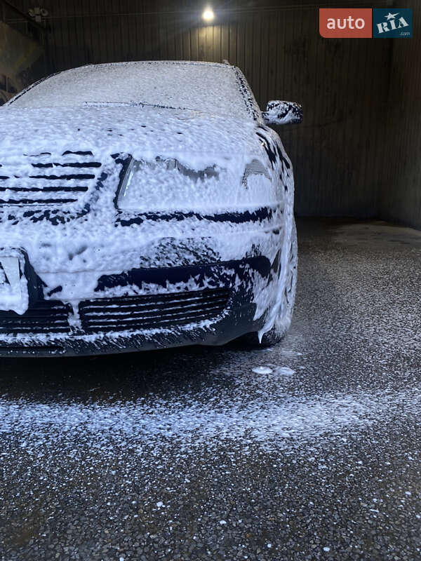 Універсал Volkswagen Passat 1999 в Чернівцях