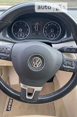 Седан Volkswagen Passat 2013 в Старокостянтинові