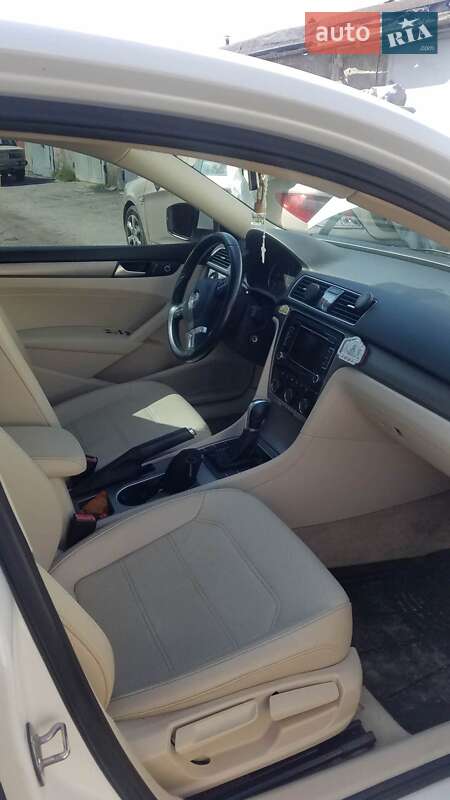 Седан Volkswagen Passat 2015 в Киеве