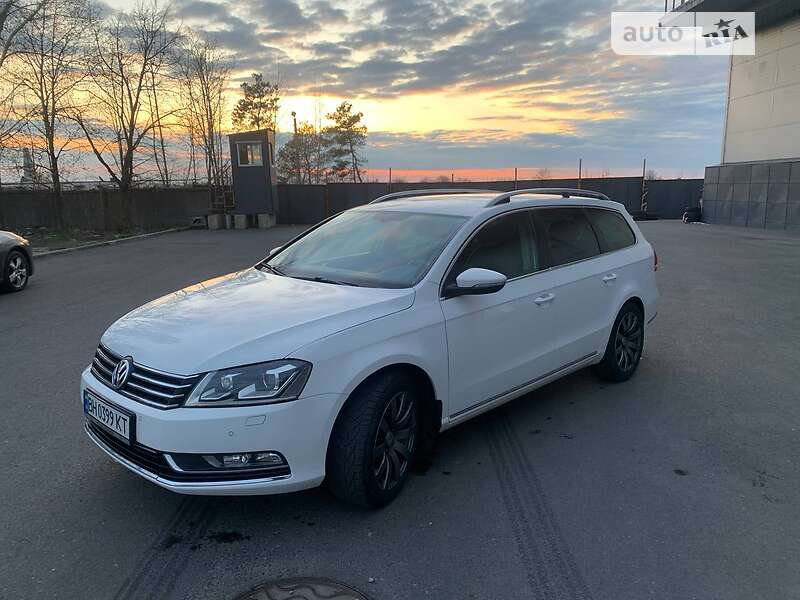 Универсал Volkswagen Passat 2012 в Одессе