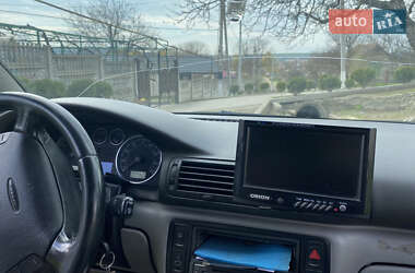 Седан Volkswagen Passat 2002 в 
