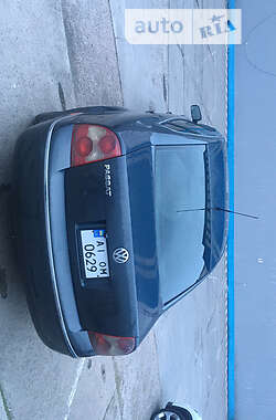 Седан Volkswagen Passat 2004 в Вишгороді