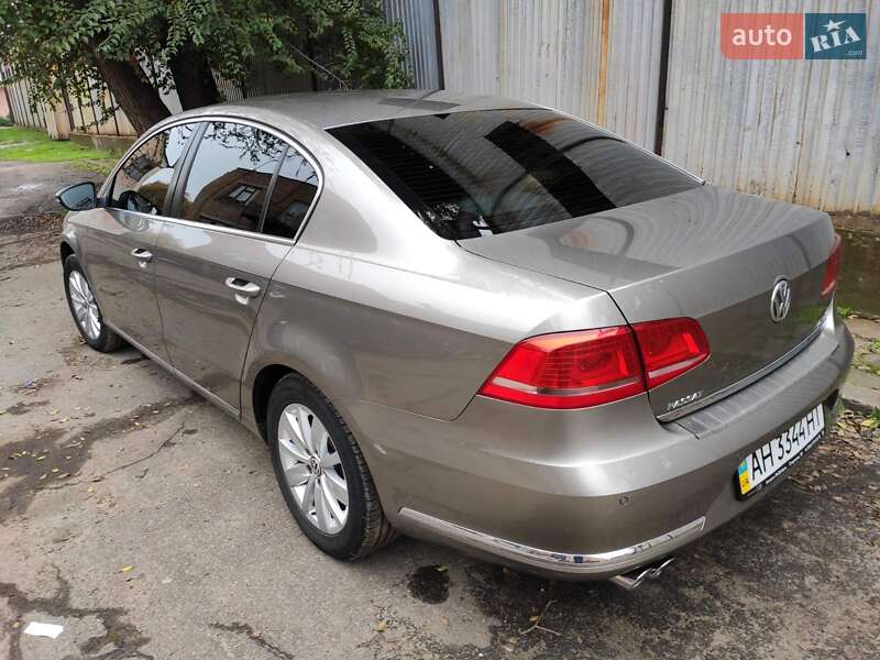 Седан Volkswagen Passat 2012 в Тернополі