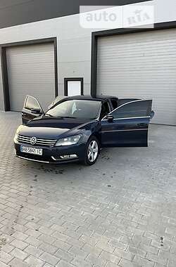 Седан Volkswagen Passat 2012 в Бершаді