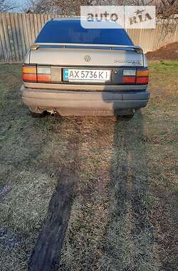 Седан Volkswagen Passat 1990 в Дергачах