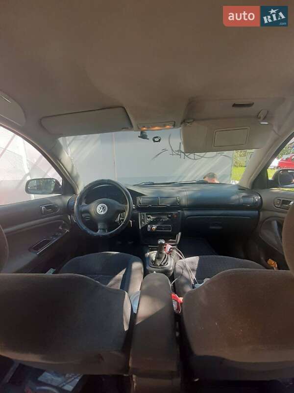 Седан Volkswagen Passat 1998 в Львові