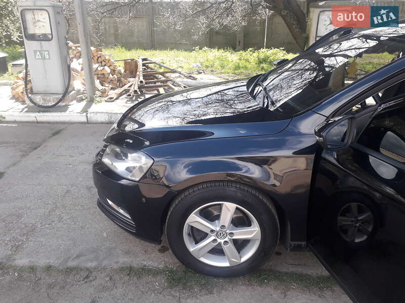 Універсал Volkswagen Passat 2012 в Коростені
