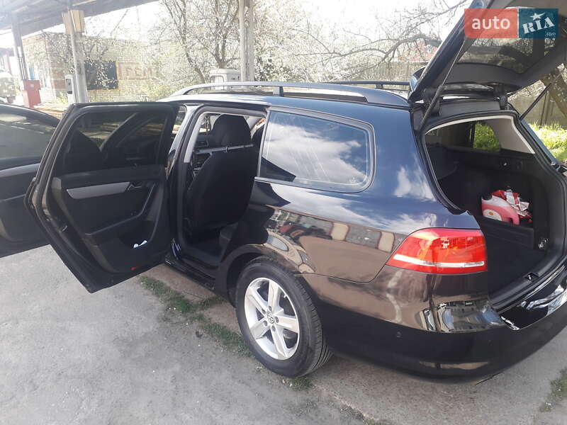 Універсал Volkswagen Passat 2012 в Коростені