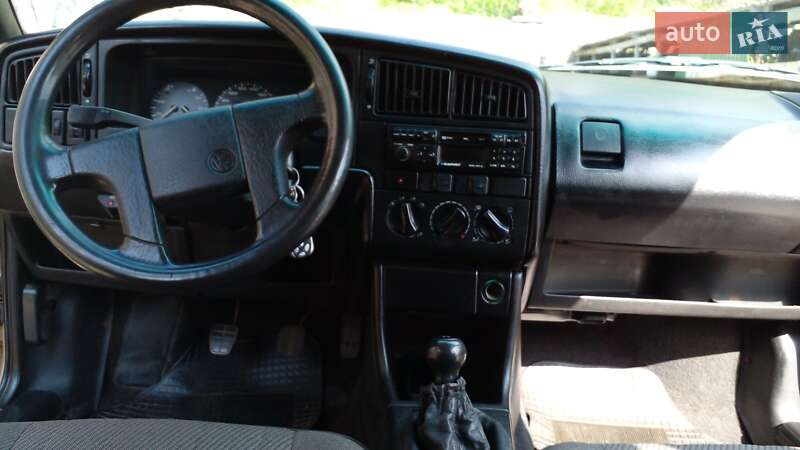 Универсал Volkswagen Passat 1990 в Киеве