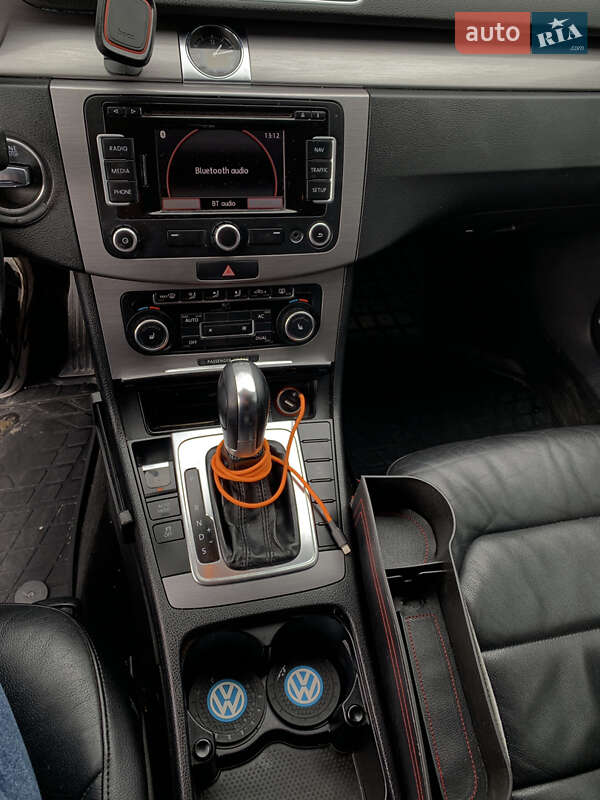 Универсал Volkswagen Passat 2011 в Хмельницком