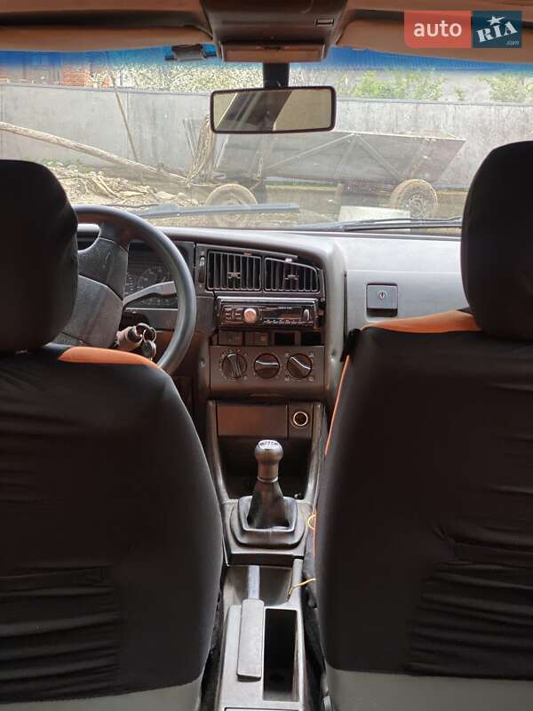 Универсал Volkswagen Passat 1988 в Борщеве