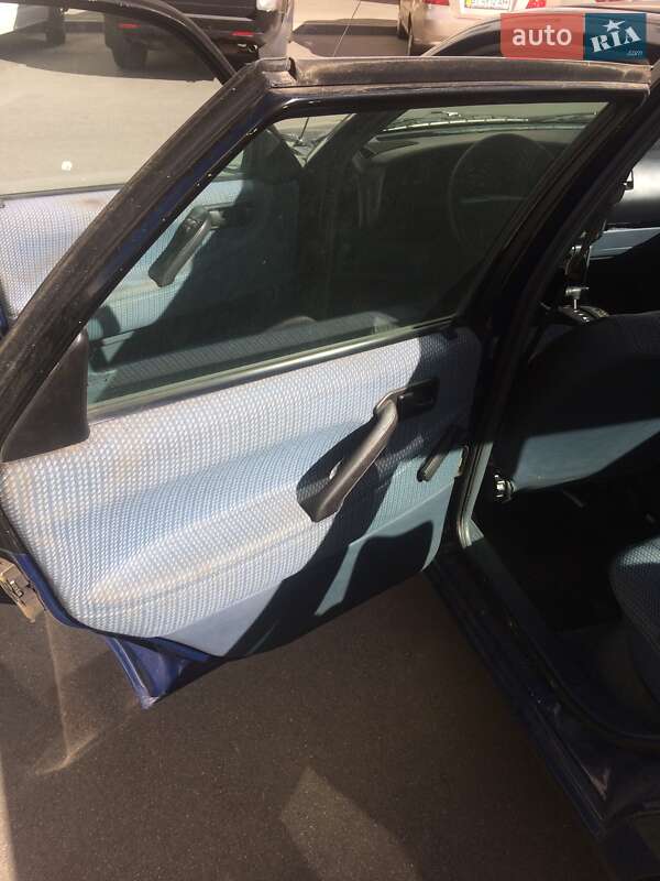 Седан Volkswagen Passat 1991 в Киеве