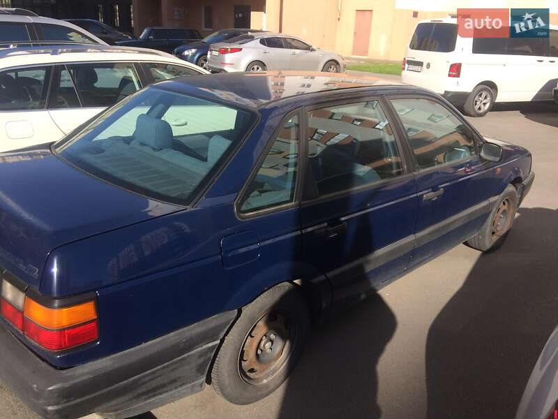 Седан Volkswagen Passat 1991 в Киеве