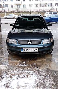 Универсал Volkswagen Passat 1998 в Одессе