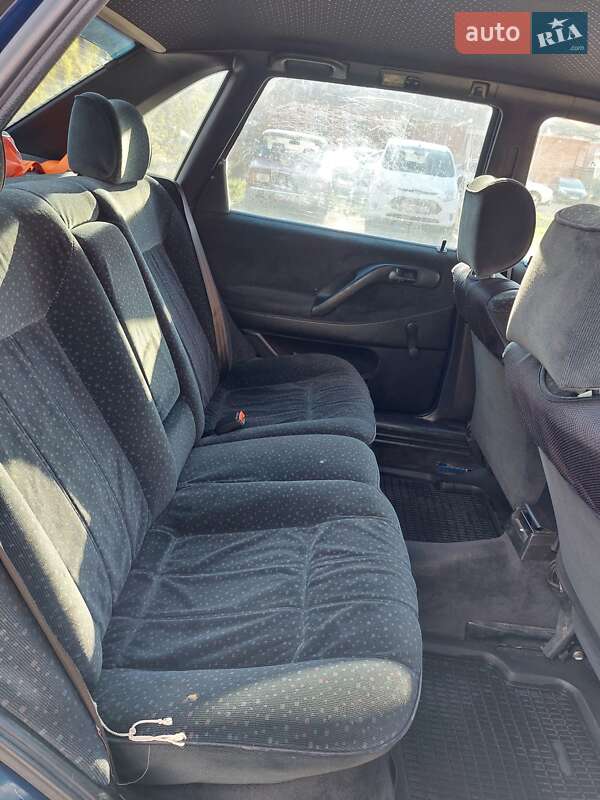 Седан Volkswagen Passat 1996 в Виннице