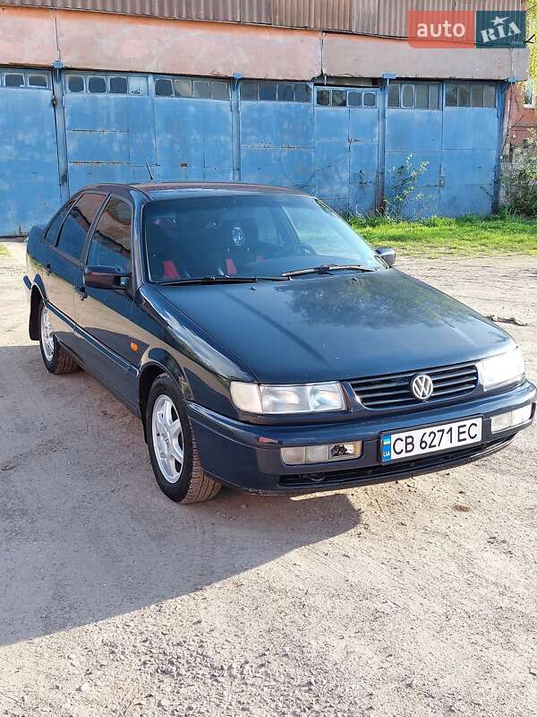 Седан Volkswagen Passat 1996 в Виннице