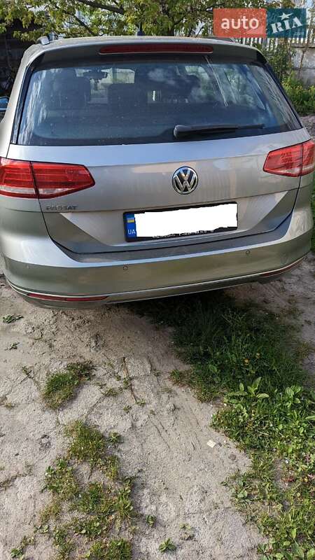 Універсал Volkswagen Passat 2016 в Житомирі