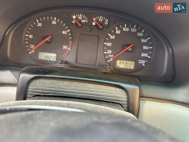 Универсал Volkswagen Passat 1998 в Виноградове