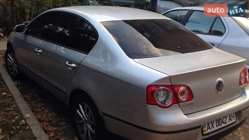 Седан Volkswagen Passat 2010 в Харкові