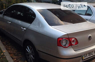 Седан Volkswagen Passat 2010 в Харкові