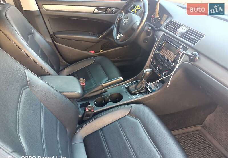 Седан Volkswagen Passat 2015 в Луцке