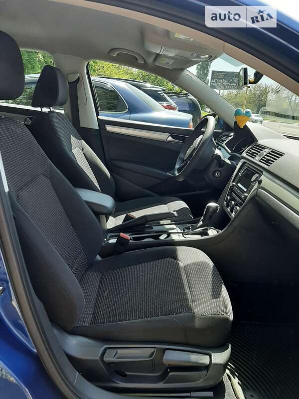 Седан Volkswagen Passat 2016 в Одессе