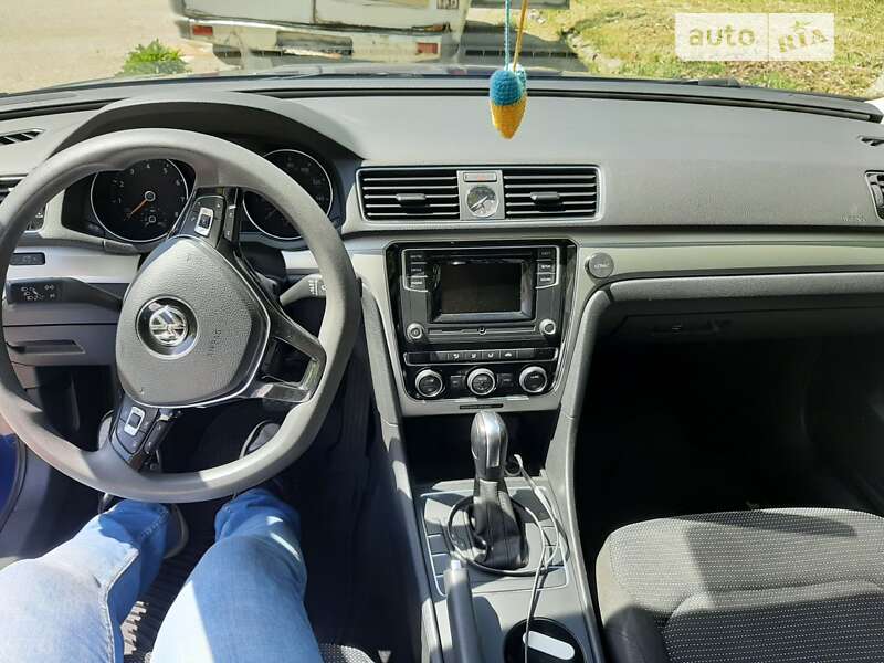 Седан Volkswagen Passat 2016 в Одессе