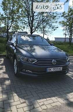 Универсал Volkswagen Passat 2017 в Ровно